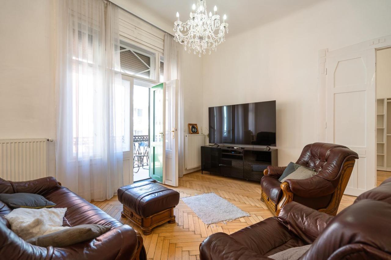 Garys Bright And Spacious Two Bedroom Flat Near Danube ブダペスト エクステリア 写真