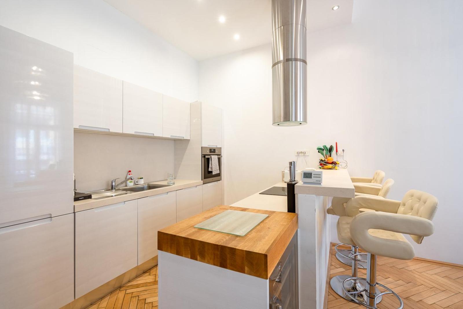 Garys Bright And Spacious Two Bedroom Flat Near Danube ブダペスト エクステリア 写真